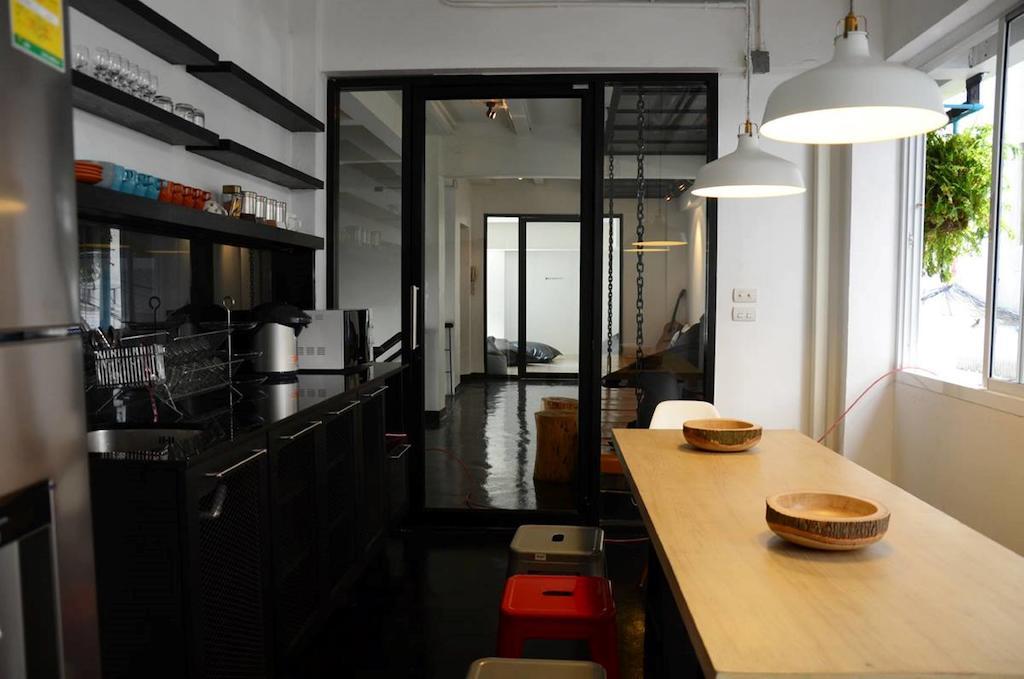 3Howw Hostel @ Sukhumvit 21 Bangkok Zewnętrze zdjęcie